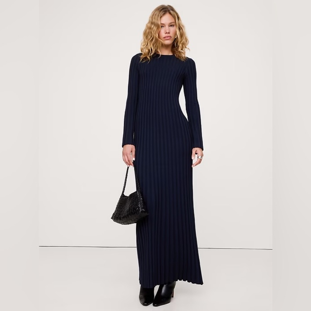 NWT! BANANA REPUBLIC NAVY SCULPTED RIBBED MAXI DRESS- MEDIUM PETITE ONLY 🔒